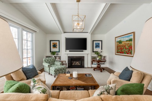 Salle familiale - 41 Rue Lakeshore, Beaconsfield, QC - Indoor Photo Showing Living Room With Fireplace