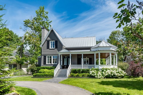 Front of Structure - 41 Rue Lakeshore, Beaconsfield, QC - Outdoor With Deck Patio Veranda With Facade