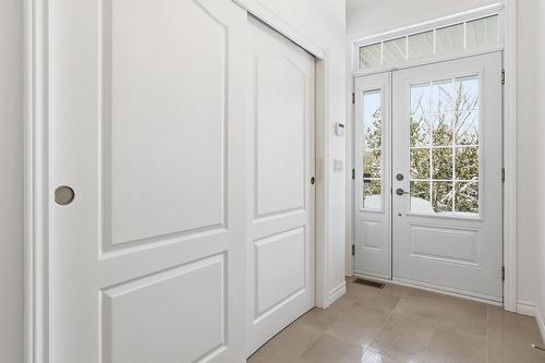 Hall d'entrée/Vestibule - 1377 Ch. Gémont, Saint-Adolphe-D'Howard, QC - Indoor Photo Showing Other Room