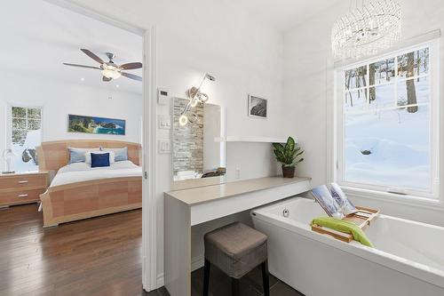 Salle de bains attenante à la CCP - 1377 Ch. Gémont, Saint-Adolphe-D'Howard, QC - Indoor Photo Showing Bedroom