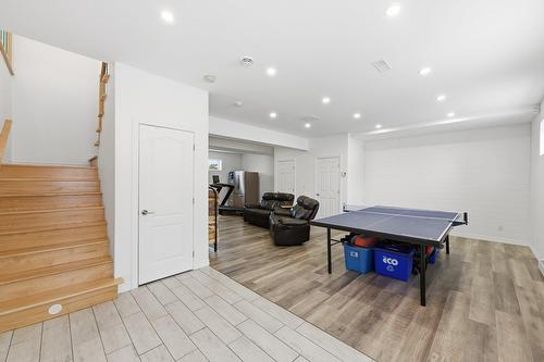 Hall d'entrée/Vestibule - 1377 Ch. Gémont, Saint-Adolphe-D'Howard, QC - Indoor Photo Showing Other Room