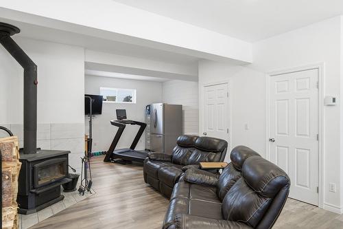 Salle familiale - 1377 Ch. Gémont, Saint-Adolphe-D'Howard, QC - Indoor With Fireplace