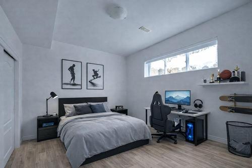 Chambre à coucher - 1377 Ch. Gémont, Saint-Adolphe-D'Howard, QC - Indoor Photo Showing Bedroom