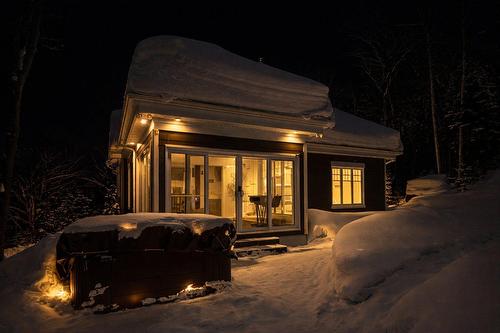 Spa - 1377 Ch. Gémont, Saint-Adolphe-D'Howard, QC - 