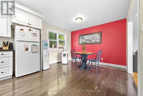 6 Faraday Crescent, Deep River, ON - Indoor