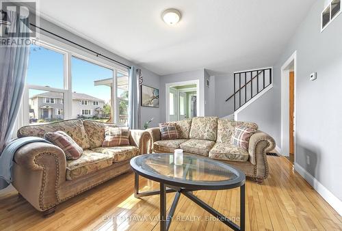 6 Faraday Crescent, Deep River, ON - Indoor Photo Showing Living Room