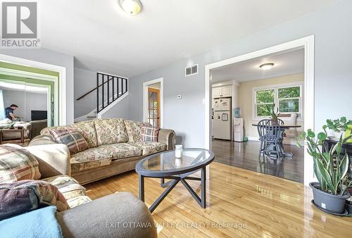 6 Faraday Crescent, Deep River, ON - Indoor Photo Showing Living Room