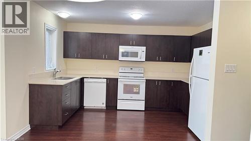 1357 Michael Circle, London, ON - Indoor Photo Showing Kitchen With Double Sink
