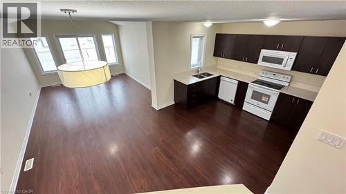 1357 Michael Circle, London, ON - Indoor Photo Showing Kitchen With Double Sink