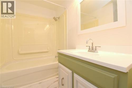 67 Elford Crescent, Hamilton, ON - Indoor Photo Showing Bathroom