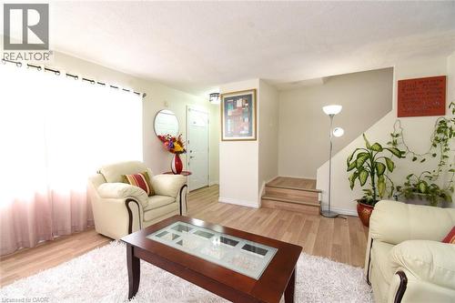 67 Elford Crescent, Hamilton, ON - Indoor Photo Showing Living Room