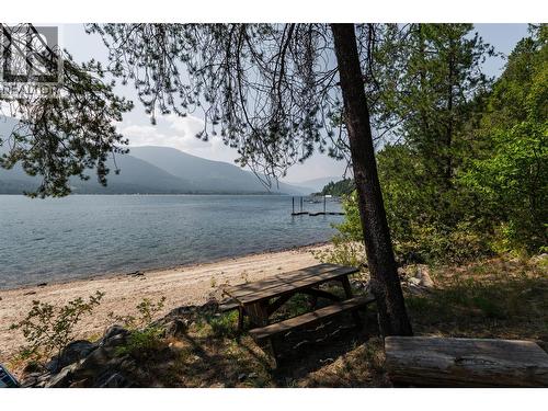 6814 Marian Lane, Nelson, BC 