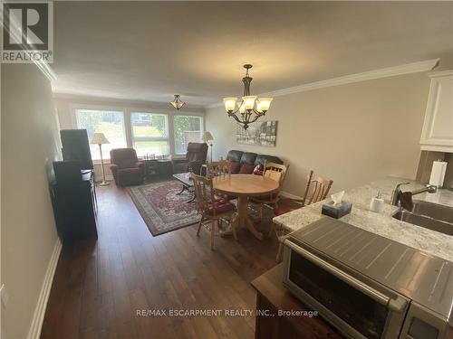 36 Mckenna Court, Hamilton, ON - Indoor Photo Showing Dining Room