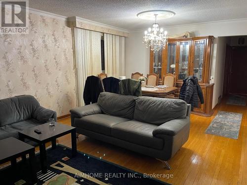 170 Gracefield Avenue, Toronto, ON - Indoor Photo Showing Living Room