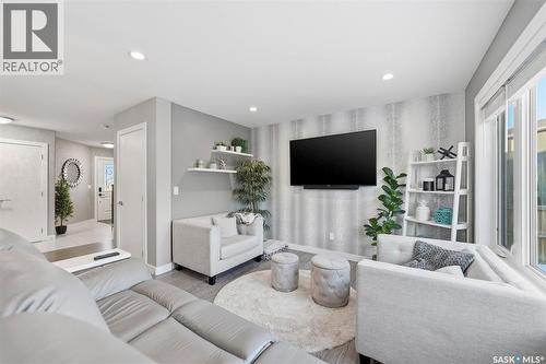 222 Newton Link, Saskatoon, SK - Indoor Photo Showing Living Room