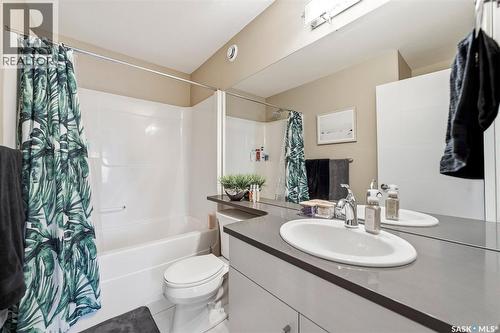 222 Newton Link, Saskatoon, SK - Indoor Photo Showing Bathroom
