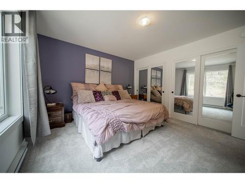 4165 93 Highway, Grasmere, BC - Indoor Photo Showing Bedroom
