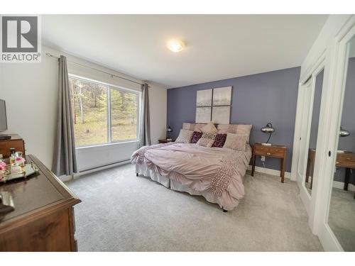 4165 93 Highway, Grasmere, BC - Indoor Photo Showing Bedroom
