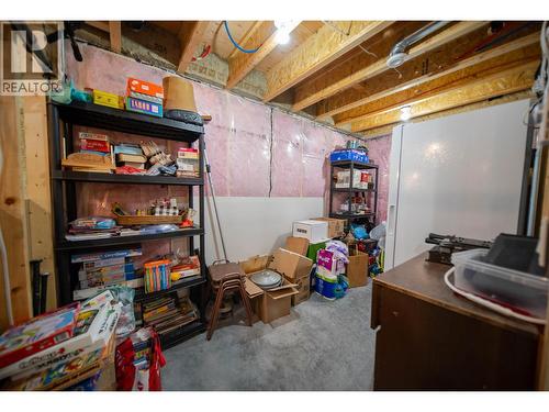 4165 93 Highway, Grasmere, BC - Indoor Photo Showing Basement