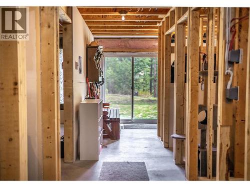 4165 93 Highway, Grasmere, BC - Indoor Photo Showing Other Room
