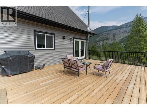 4165 93 Highway, Grasmere, BC - Outdoor With Deck Patio Veranda With Exterior