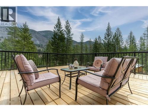 4165 93 Highway, Grasmere, BC - Outdoor With Deck Patio Veranda