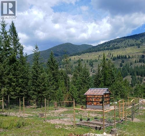 4165 93 Highway, Grasmere, BC - Outdoor With View