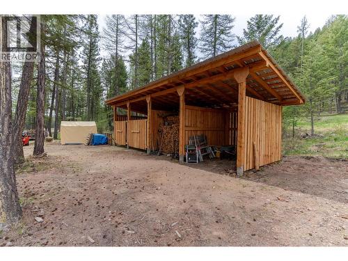 4165 93 Highway, Grasmere, BC - Outdoor