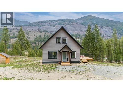 4165 93 Highway, Grasmere, BC - Outdoor