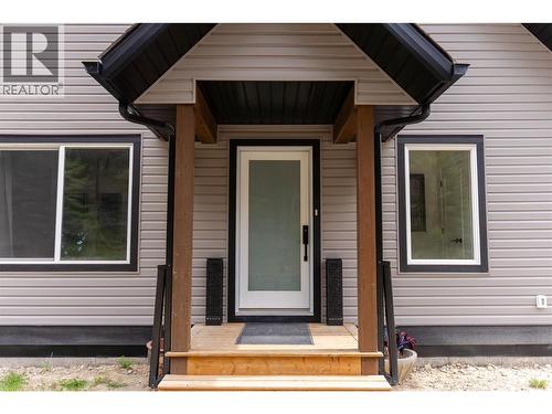 4165 93 Highway, Grasmere, BC - Outdoor With Exterior