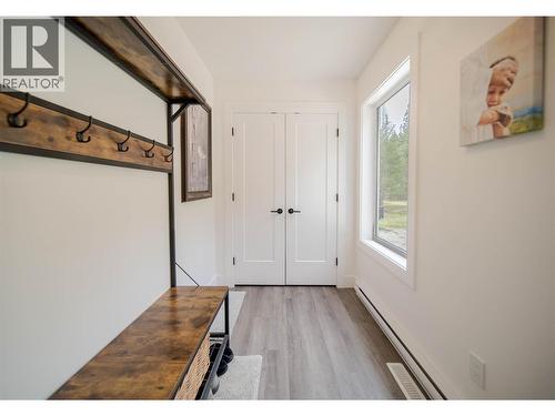4165 93 Highway, Grasmere, BC - Indoor Photo Showing Other Room