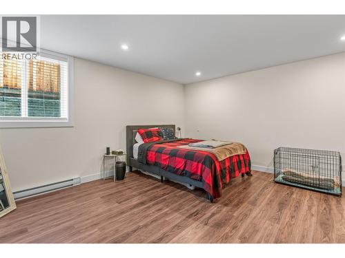 8909 Cherry Lane, Coldstream, BC - Indoor Photo Showing Bedroom