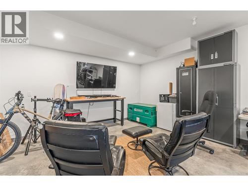 8909 Cherry Lane, Coldstream, BC - Indoor