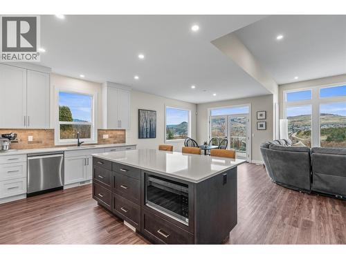 8909 Cherry Lane, Coldstream, BC - Indoor Photo Showing Kitchen With Upgraded Kitchen