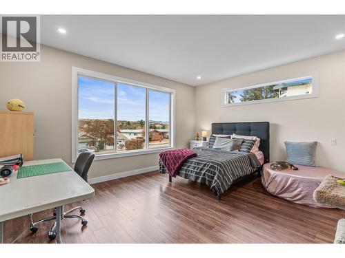 8909 Cherry Lane, Coldstream, BC - Indoor Photo Showing Bedroom