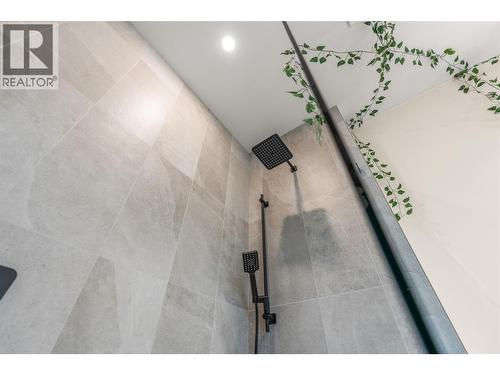 8909 Cherry Lane, Coldstream, BC - Indoor