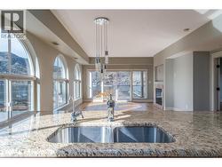 Beautiful granite countertops!! - 