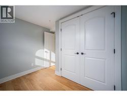 Den with access to the laundry - 