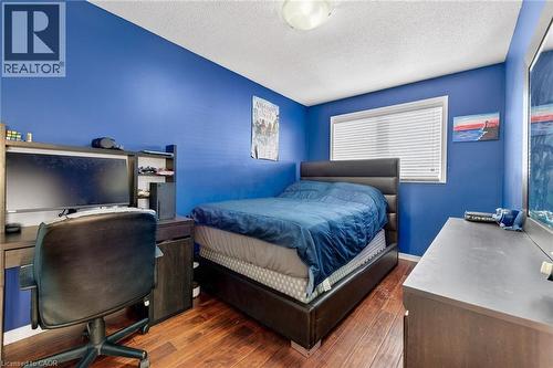 33 Panorama Way, Hamilton, ON - Indoor Photo Showing Bedroom