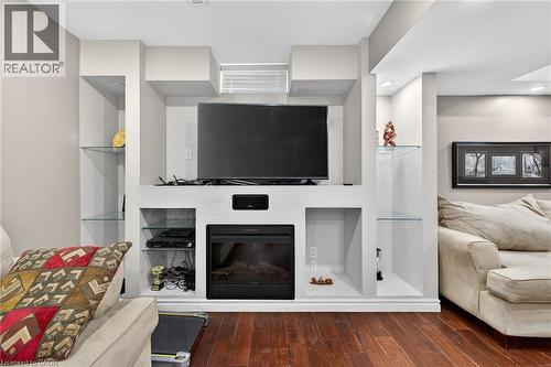 33 Panorama Way, Hamilton, ON - Indoor Photo Showing Living Room With Fireplace