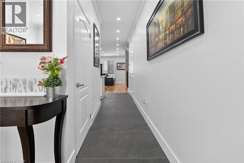 33 Panorama Way, Hamilton, ON - Indoor Photo Showing Other Room