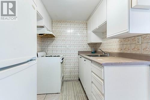 Main Floor Apartment 2 - 1160 Dufferin Street, Toronto, ON - Indoor Photo Showing Kitchen