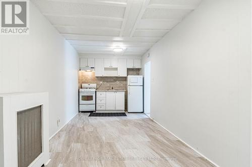 Main Floor Apt 1 - 1160 Dufferin Street, Toronto, ON - Indoor Photo Showing Kitchen