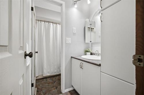 3 Golden Willow Crescent, Winnipeg, MB - Indoor Photo Showing Bathroom