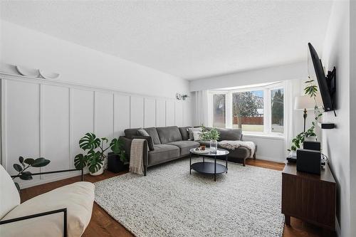 3 Golden Willow Crescent, Winnipeg, MB - Indoor Photo Showing Living Room