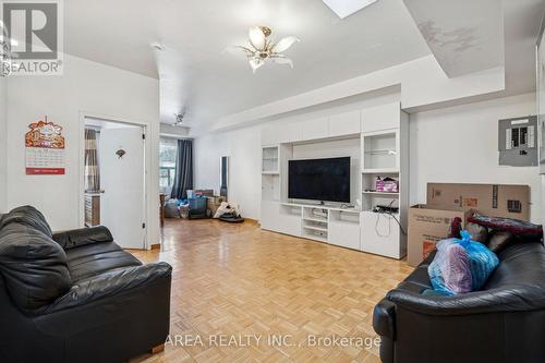 839-841 Gerrard Street E, Toronto, ON 