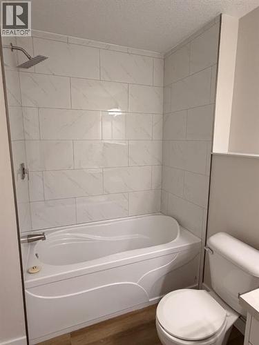 4834 62 Avenue, Taber, AB - Indoor Photo Showing Bathroom