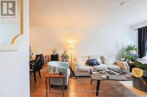 4 Lanark Avenue, Toronto, ON - Indoor Photo Showing Living Room