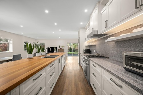 3767 Maple Lane, Royston, BC 