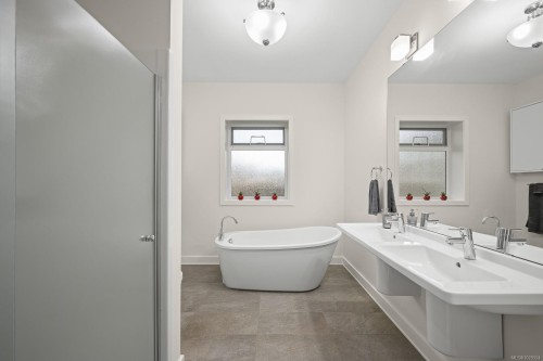 3767 Maple Lane, Royston, BC 